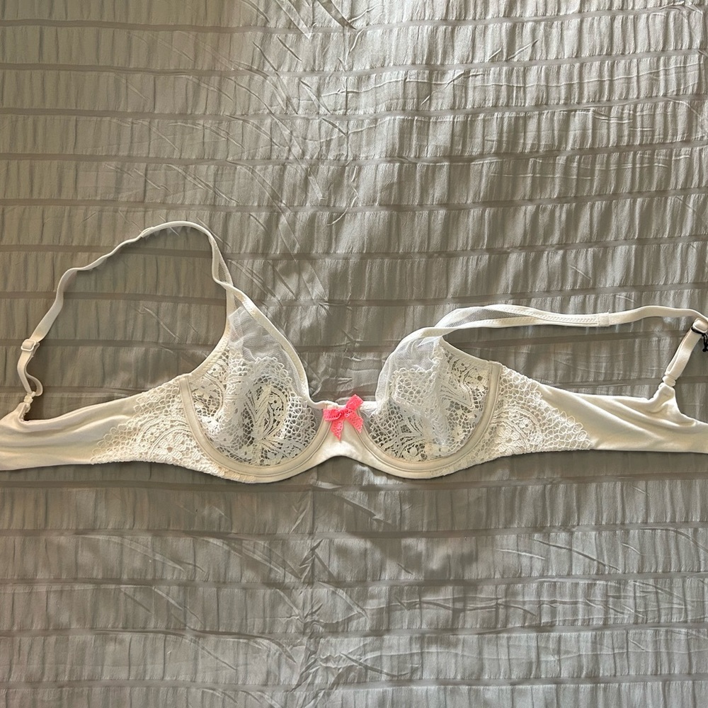 Victoria’s Secret Lace Bra 36B